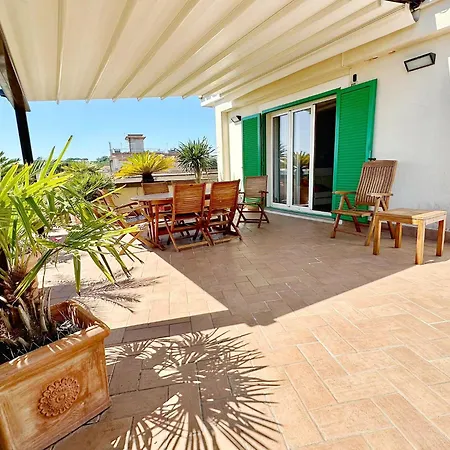 Terrazza Da Sogno Con Vista Su Castello E